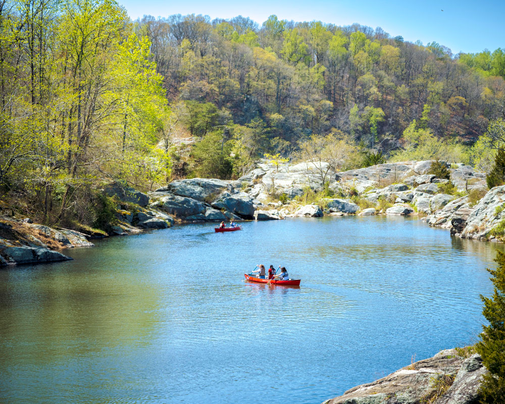 Kayaking along the Potomac at The Madeira School